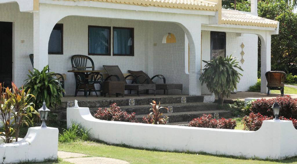 Casa Del Mar Beach Resort San Remigio  Ngoại thất bức ảnh